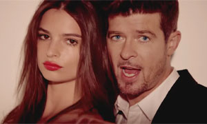 Emily Ratajkowski accusa Robin Thicke: &quot;Mi ha molestata sul set di Blurred Lines&quot;