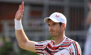 Andy Murray ritrova le scarpe rubate (con la fede legata ai lacci)