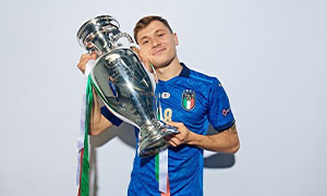 Pallone d'Oro 2021, cinque azzurri tra i candidati