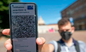 &Egrave; il Green pass-day per tutti i lavoratori: scatta l'obbligo, rischio caos e blocco porti