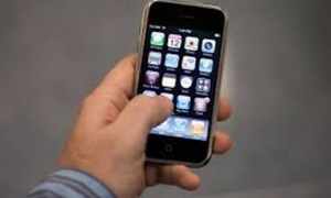 A Londra i vecchi iPhone in cambio di una birra