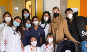 Chiara Ferragni doner&agrave; una nuova incubatrice all'ospedale per bambini con i ricavi dei suoi prodotti