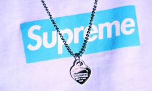 Supreme e Tiffany annunciano la collaborazione: l'annuncio dei due brand