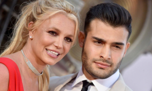 Britney Spears si sposer&agrave; con un abito disegnato da Donatella Versace