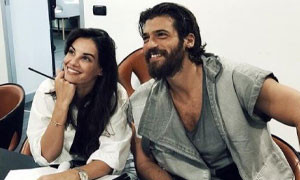 Can Yaman e Francesca Chillemi paparazzati insieme da "Chi"