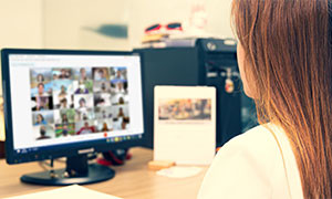 Amministratore delegato convoca via Zoom 900 dipendenti: &ldquo;Siete tutti licenziati&rdquo;