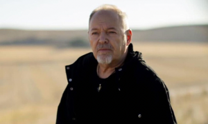Vasco Rossi lancia una frecciatina a chi pubblicher&agrave; un libro non autorizzato su di lui