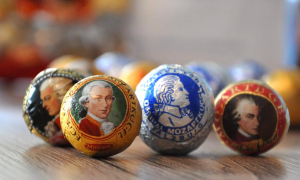 Il Covid ha messo a terra anche l'azienda che produce le palle di Mozart