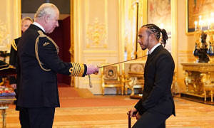 Lewis Hamilton diventa "Sir"