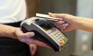 Italia sempre pi&ugrave; cashless: nel 2021 le transazioni salgono del 70%