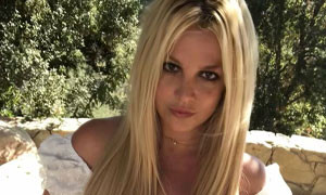 Britney Spears e il biberon misterioso: "New entry in famiglia"