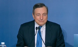 Draghi: &quot;Sono un nonno al servizio delle istituzioni, il mio destino non conta&quot;