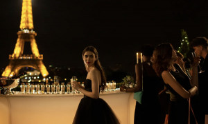 L'Ucraina contro la serie Netflix Emily in Paris: "&Egrave; cos&igrave; che ci vedono all'estero?"