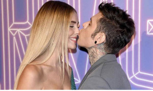 Fedez negativo al Covid: &ldquo;Finalmente sono libero di stare sul divano a casa&rdquo;