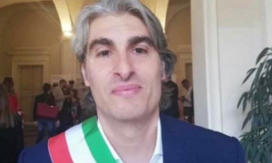 Selvaggia Lucarelli contro il sindaco di Monserrato: &quot;Tamponi gratis per no vax? Complimenti&quot;
