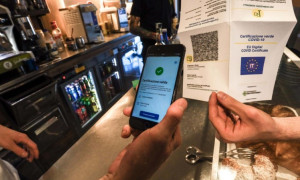 La lista delle attivit&agrave; dove non sar&agrave; richiesto il Green pass: dai supermercati agli ambulatori