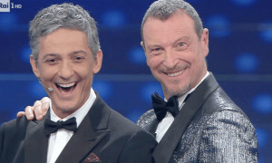 Fiorello all'alba in giro per Sanremo