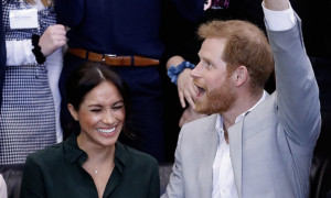 Harry e Meghan contro Spotify per i podcast no-vax: &quot;Restiamo solo se ci saranno modifiche&quot;