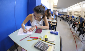 Alla maturit&agrave; cambia il punteggio: il triennio vale gli stessi punti dell'esame