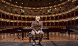 Claudio Baglioni positivo: rinviati concerti del tour