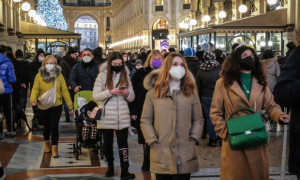 Speranza: &quot;Il Covid non sparisce il 31 marzo, mascherine al chiuso anche dopo&quot;