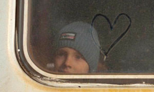Guerra in Ucraina, fra gli evacuati anche i bimbi degli orfanotrofi del Donbass
