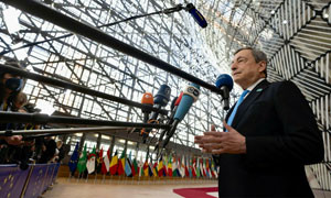 Draghi sull'invasione russa: &quot;Duro pacchetto di sanzioni, piena solidariet&agrave; agli ucraini&quot;