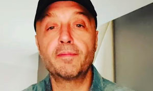Joe Bastianich al confine ucraino: &quot;30 km di coda, ci sono solo donne e bambini&quot;