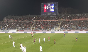Blackout Cagliari, la Lazio passa facile alla Unipol Domus