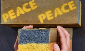 Nasce il &quot;pane in cassetta per la pace&quot;, con i colori dell'Ucraina