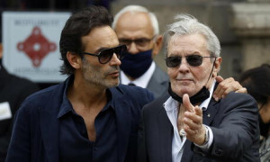 Alain Delon dice s&igrave; all&rsquo;eutanasia e vuole che sia il figlio ad aiutarlo a morire