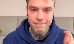 Fedez operato al San Raffaele di Milano, silenzio sui social