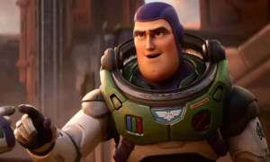 Il bacio omosessuale reinserito nel film &ldquo;Lightyear&rdquo; della Pixar