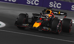 F1, la rivincita di Verstappen in volata su Leclerc: Mick Schumacher salta il Gp