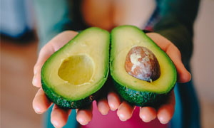 Avocado, 2 porzioni a settimana riducono il rischio di infarto e ictus
