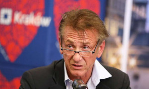 Sean Penn lancia la &quot;colletta&quot; per finire la guerra