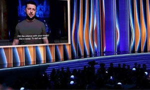 Zelensky ai Grammy Awards: &quot;Riempite il silenzio della morte con la musica&quot;