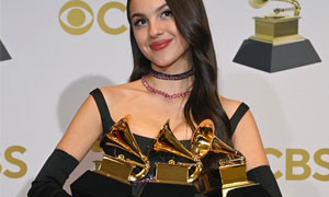 Olivia  Rodrigo  trionfa ai Grammy Awards 2022 vincendo in tre categorie