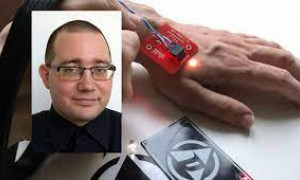 32 chip sotto pelle: paga avvicinando la mano al Pos