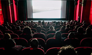 Cinema in crisi nera, gli incassi crollano del 48%