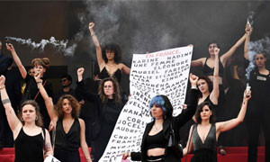 Femministe contro la violenza domestica, la protesta al Festival di Cannes