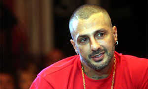 Fabrizio Corona volontario in una comunit&agrave; di recupero