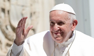Il Papa alle giovani coppie: &quot;Niente sesso prima del matrimonio&quot;