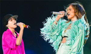 Jennifer Lopez ha presentato la figlia 14enne Emme usando il pronome neutro &ldquo;they&rdquo;