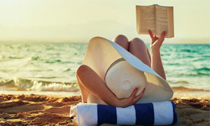Leggere leggeri in spiaggia. Le migliori proposte su Un mondo di libri