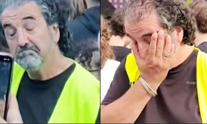Ivano Monzani soccorre una ragazza durante il concerto di Gazzelle e i suoi fan lo applaudiscono