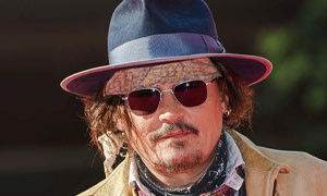 Ecco la prima foto di Johnny Depp nei panni di Luigi XV