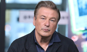 Incidente sul set di Rust: secondo l&rsquo;Fbi Alec Baldwin ha premuto il grilletto