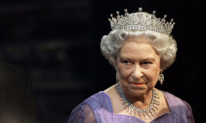 Code chilometriche per vedere la bara della Regina: domani i funerali