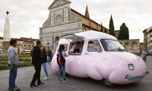 A Firenze il Salsiccia Bus offre hot dog gratis a tutti